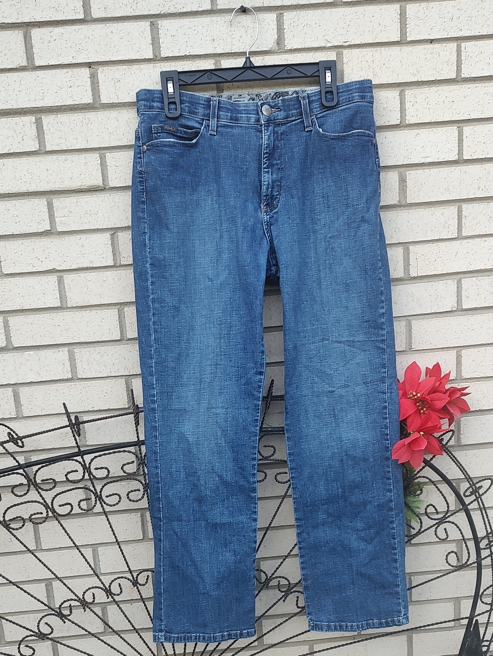 Lee Jeans - Comfortable Everyday Fit - Picture 4 of 8